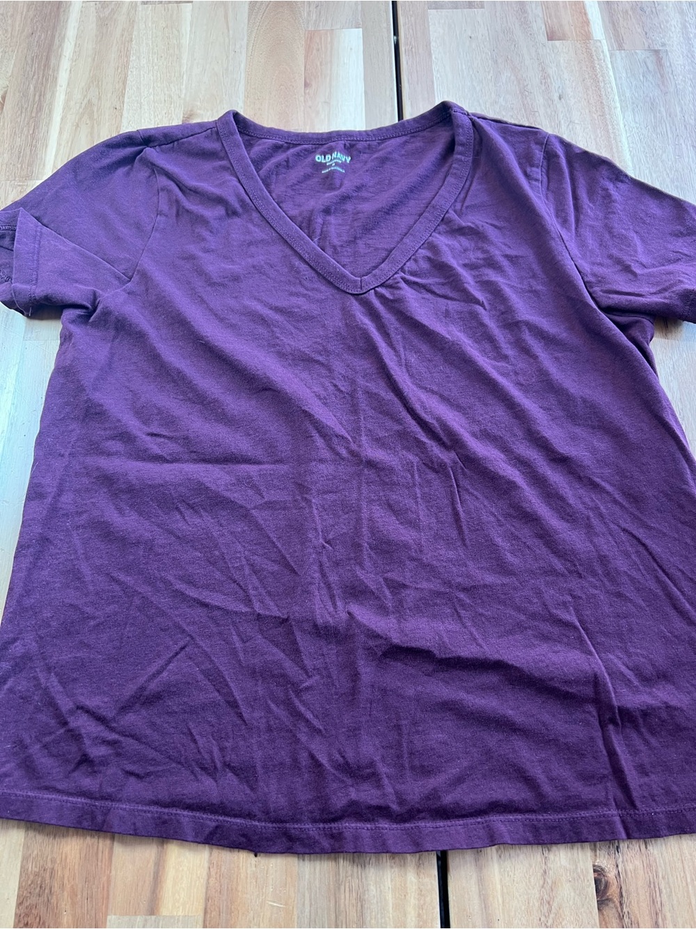 Old Navy EveryWear V-Neck Tee Women’s Medium Plum Short Sleeve Cotton T-Shirt